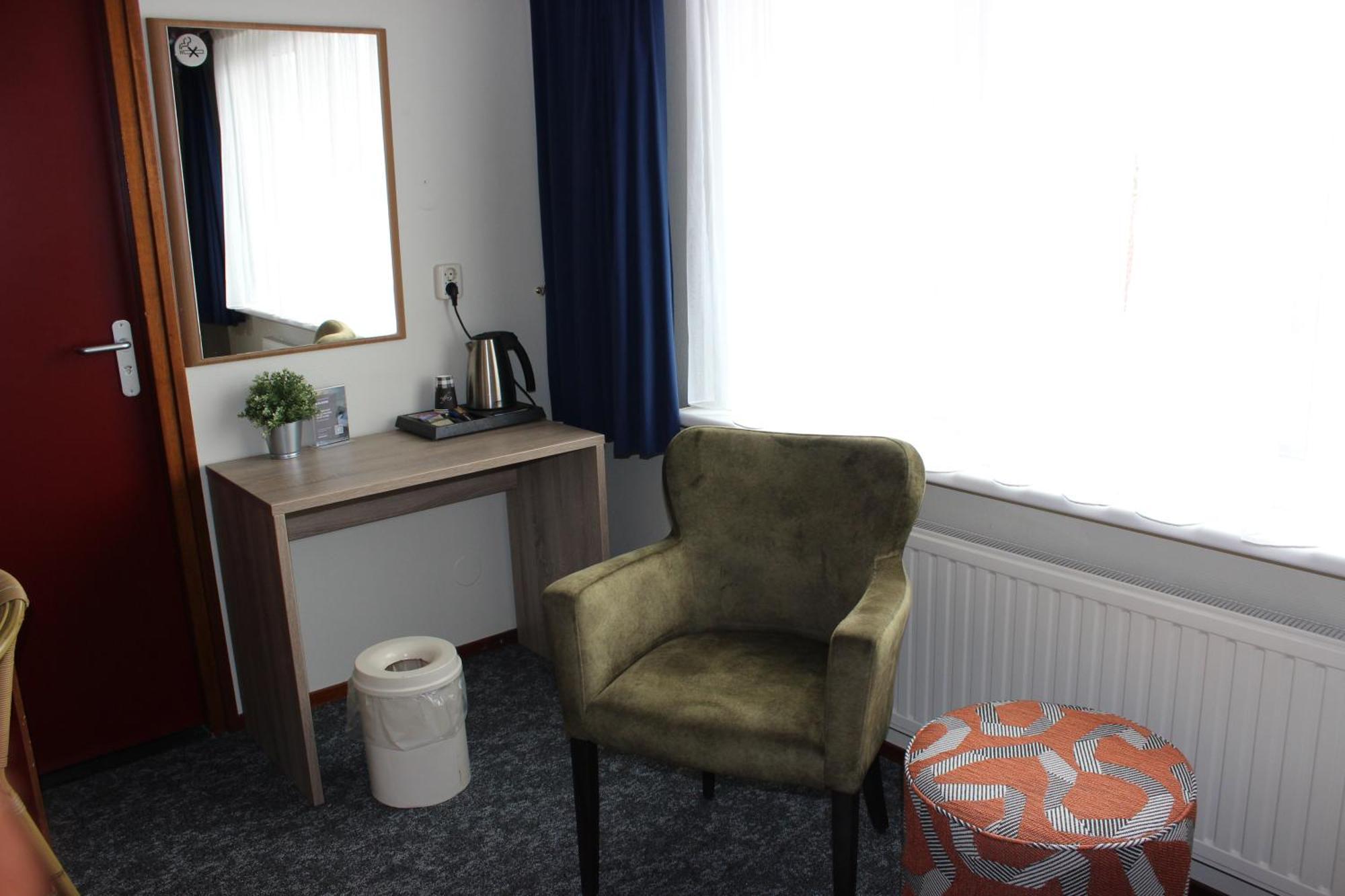 Hotel "De Klok" Buren  Eksteriør bilde
